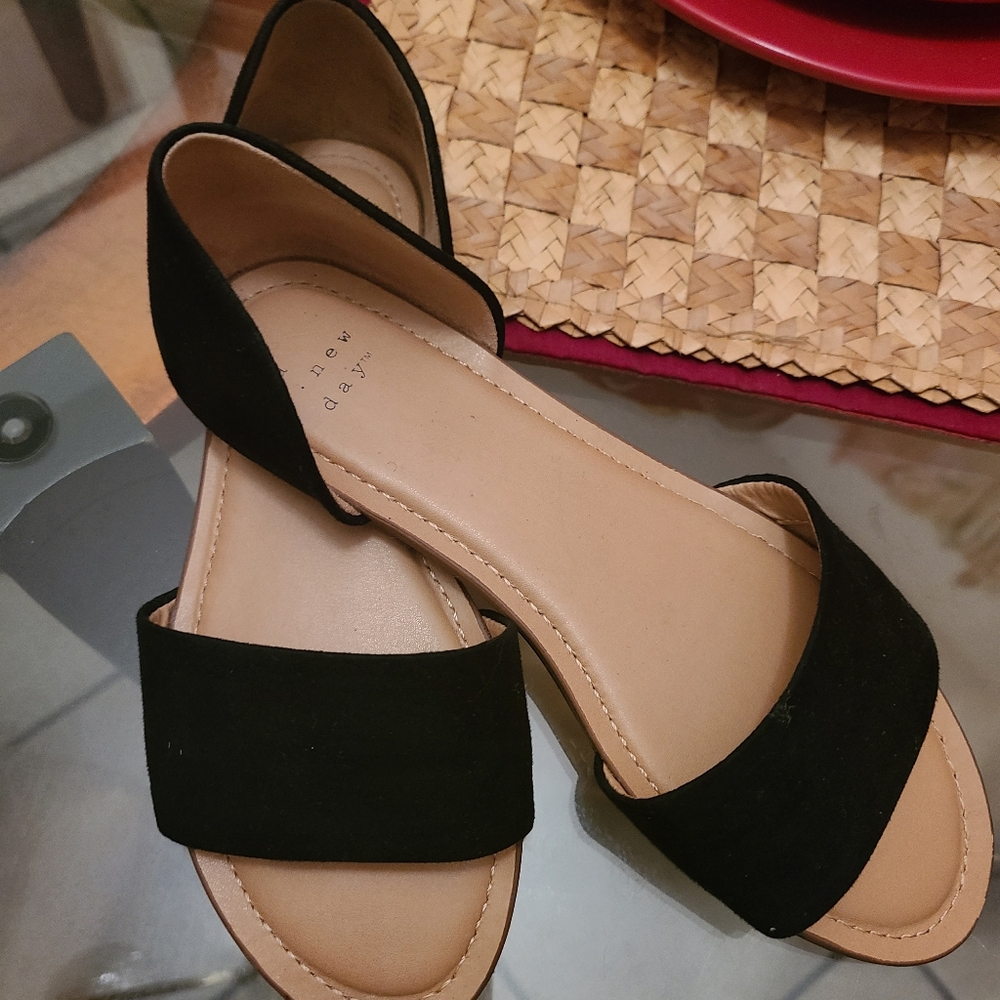 Ladies strap sandals
